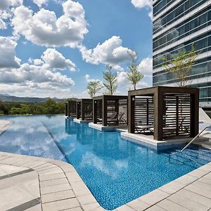 Swiss Executive Grand King Suite